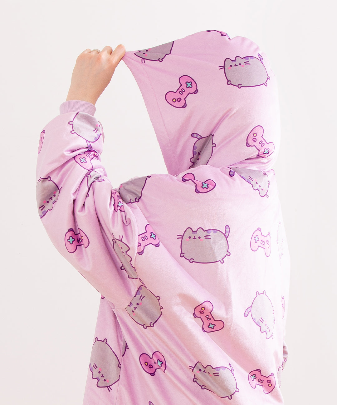 Gamer_Pusheen_Wearable_Blanket_Hoodie_009_WEB