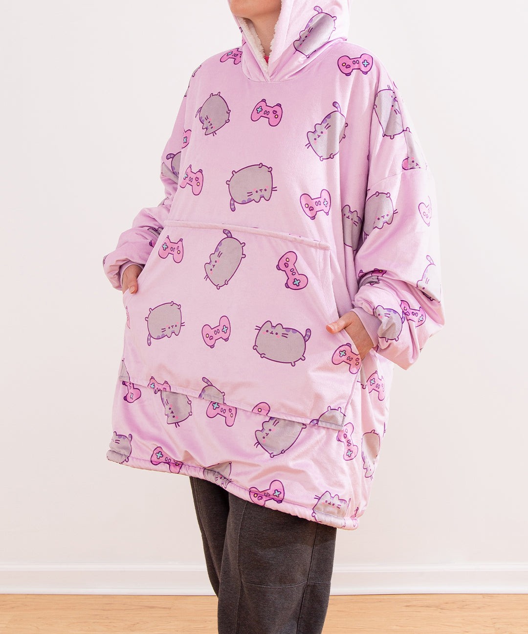 Gamer_Pusheen_Wearable_Blanket_Hoodie_010_WEB