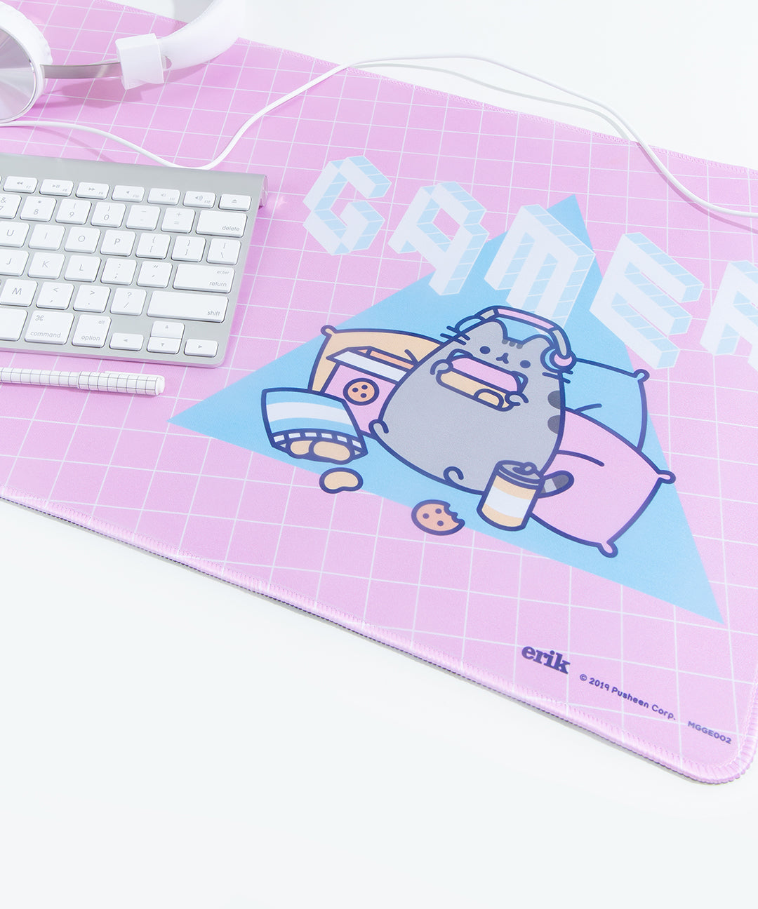 Gaming_Pusheen_Desk_Mat_001_Web