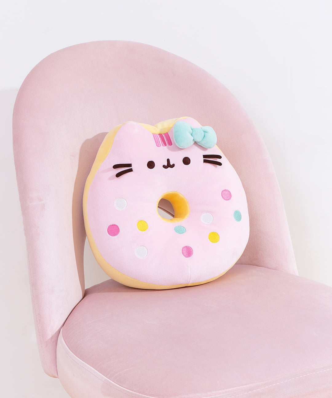 Hello_Kitty_x_Pusheen_Best_Friend_Donut_Plush_003_web