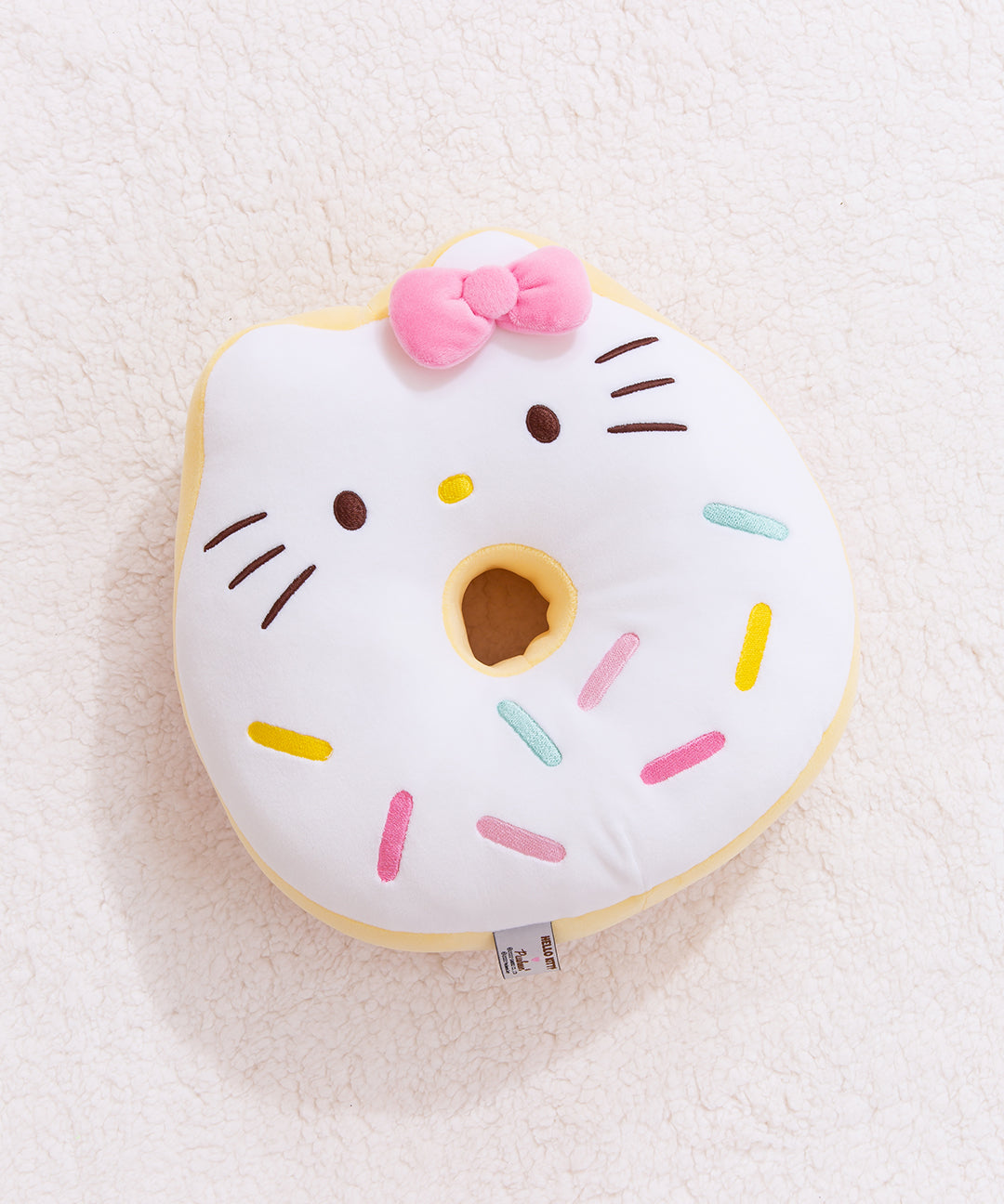 Hello_Kitty_x_Pusheen_Best_Friend_Donut_Plush_007_web