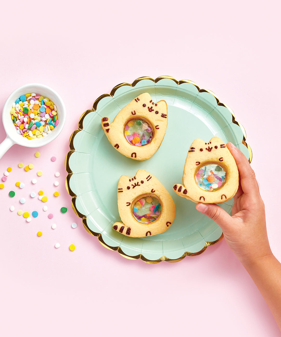 Lets_Bake_A_Pusheen_Cookbook_001_web