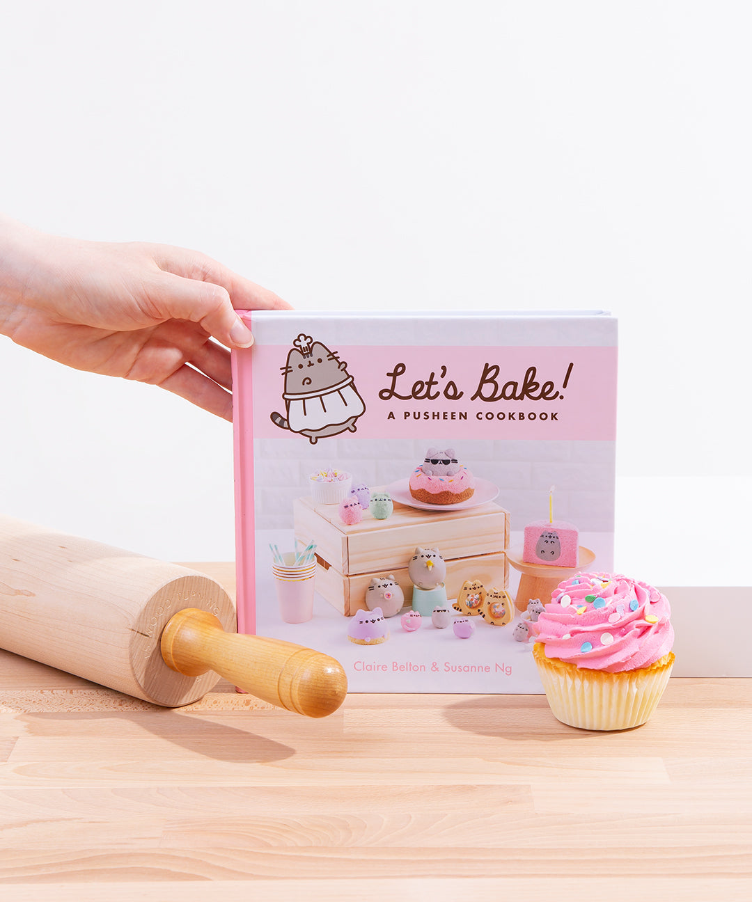 Lets_Bake_Pusheen_Cookbook_001_web