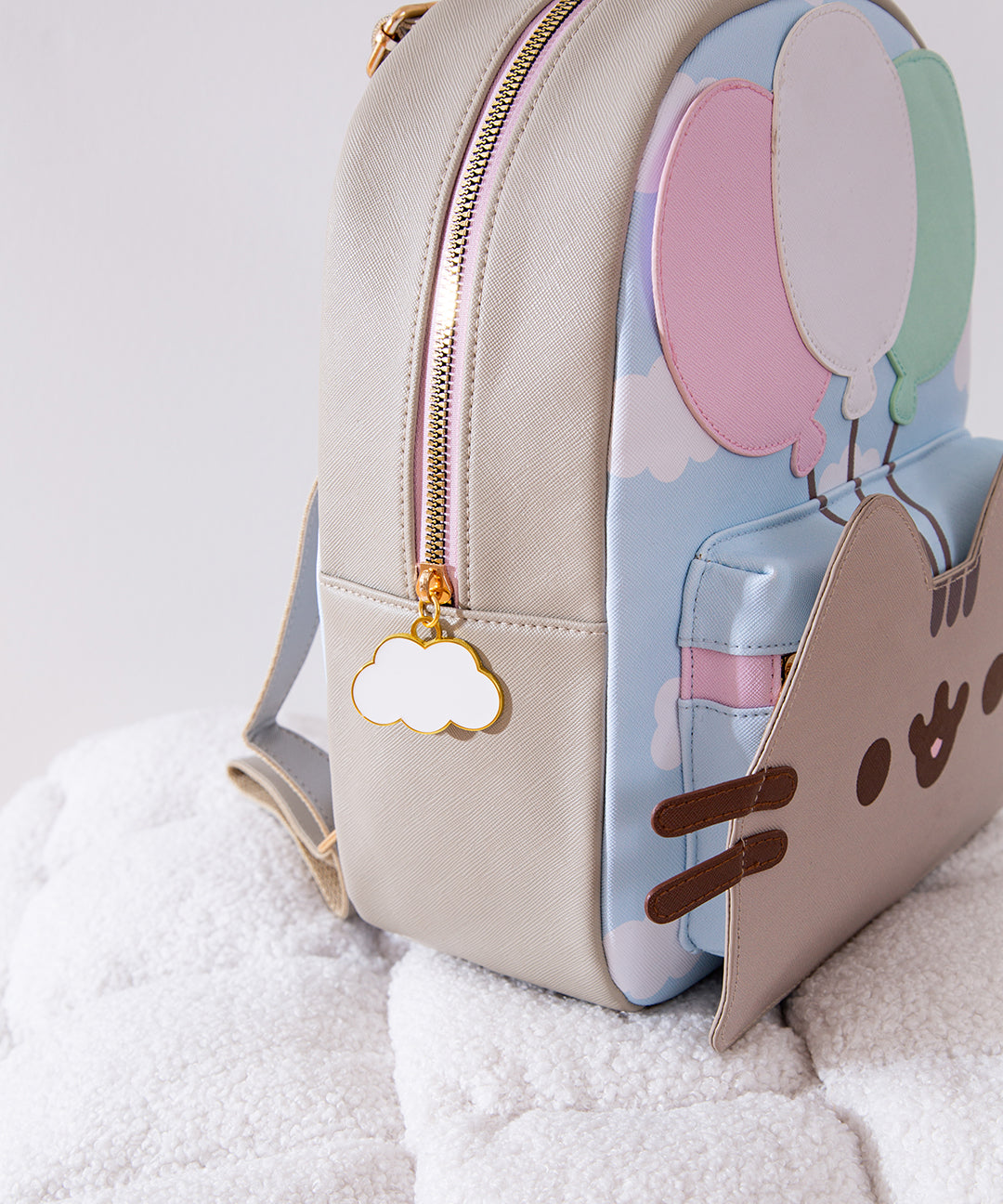 Pusheen15thAnniversaryBalloonsBackpack_013_web