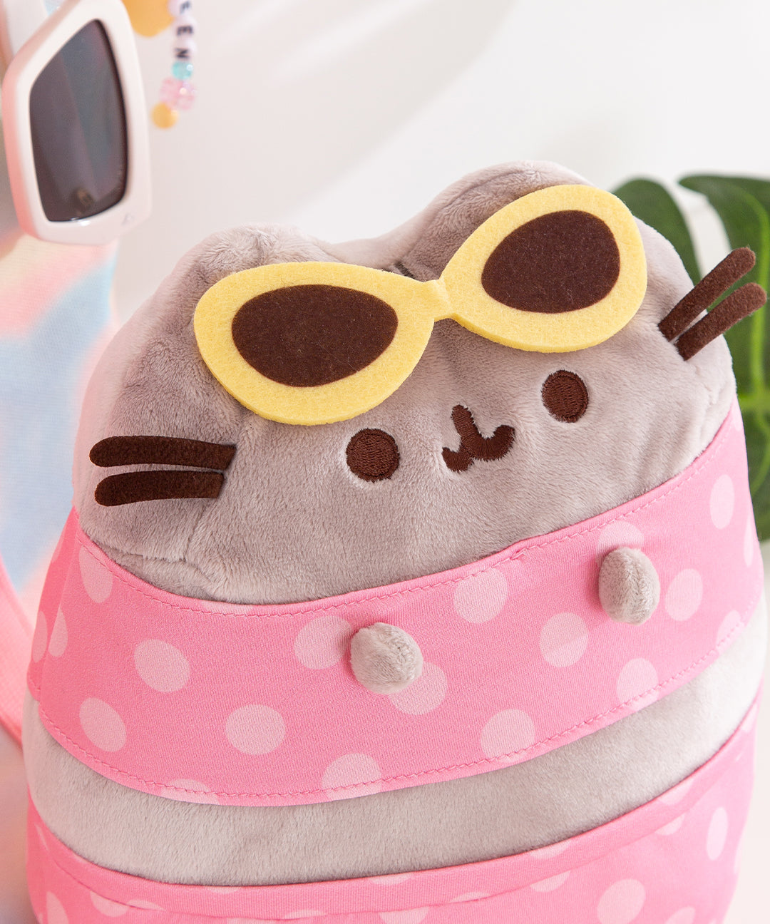 PusheenPoolPartyPlush_07_web_162e8b79-f1cc-468f-8c20-481be0ac8076