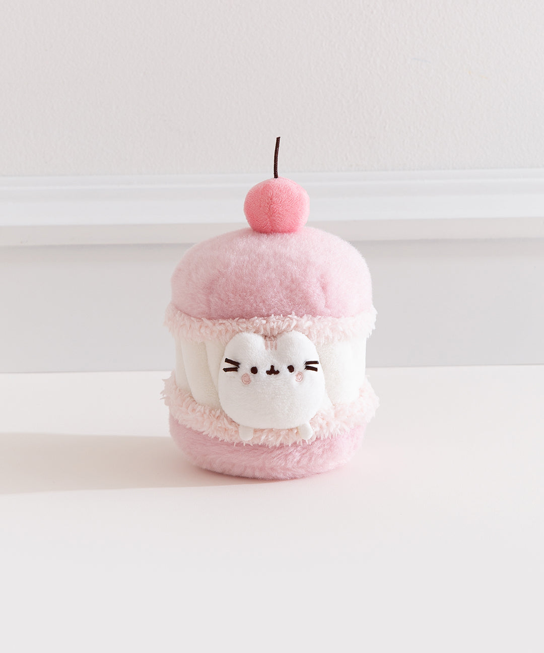 PusheenSweetsCherryMacaronPlush2-pcEnvironment_001_web
