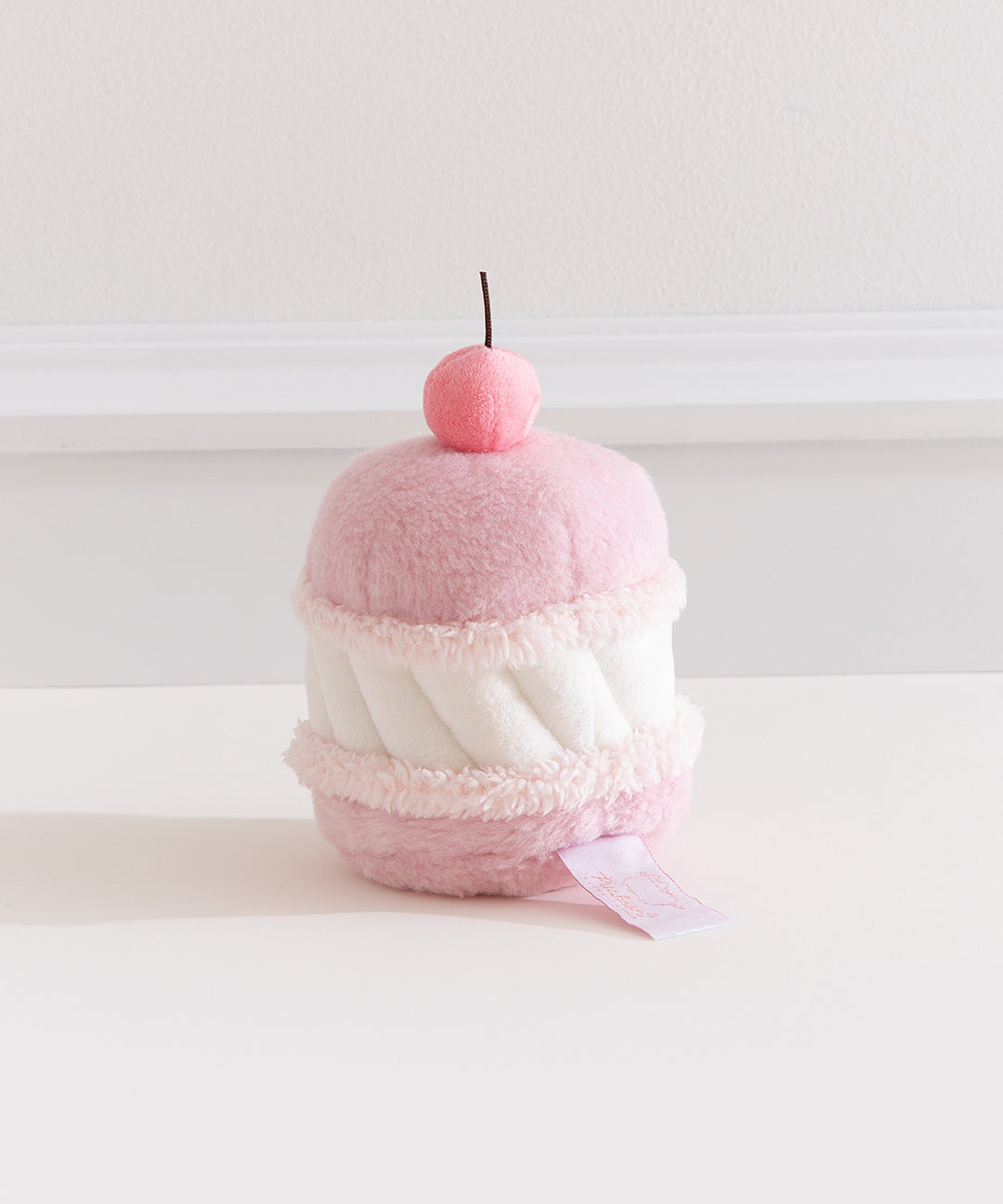 PusheenSweetsCherryMacaronPlush2-pcEnvironment_003_web
