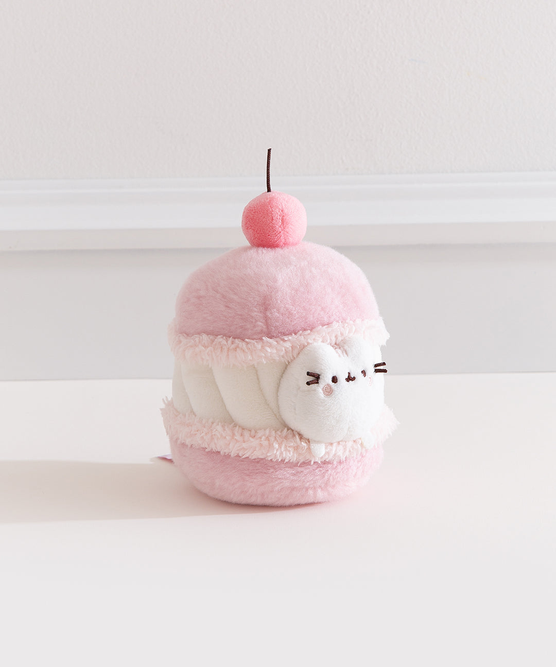 PusheenSweetsCherryMacaronPlush2-pcEnvironment_004_web