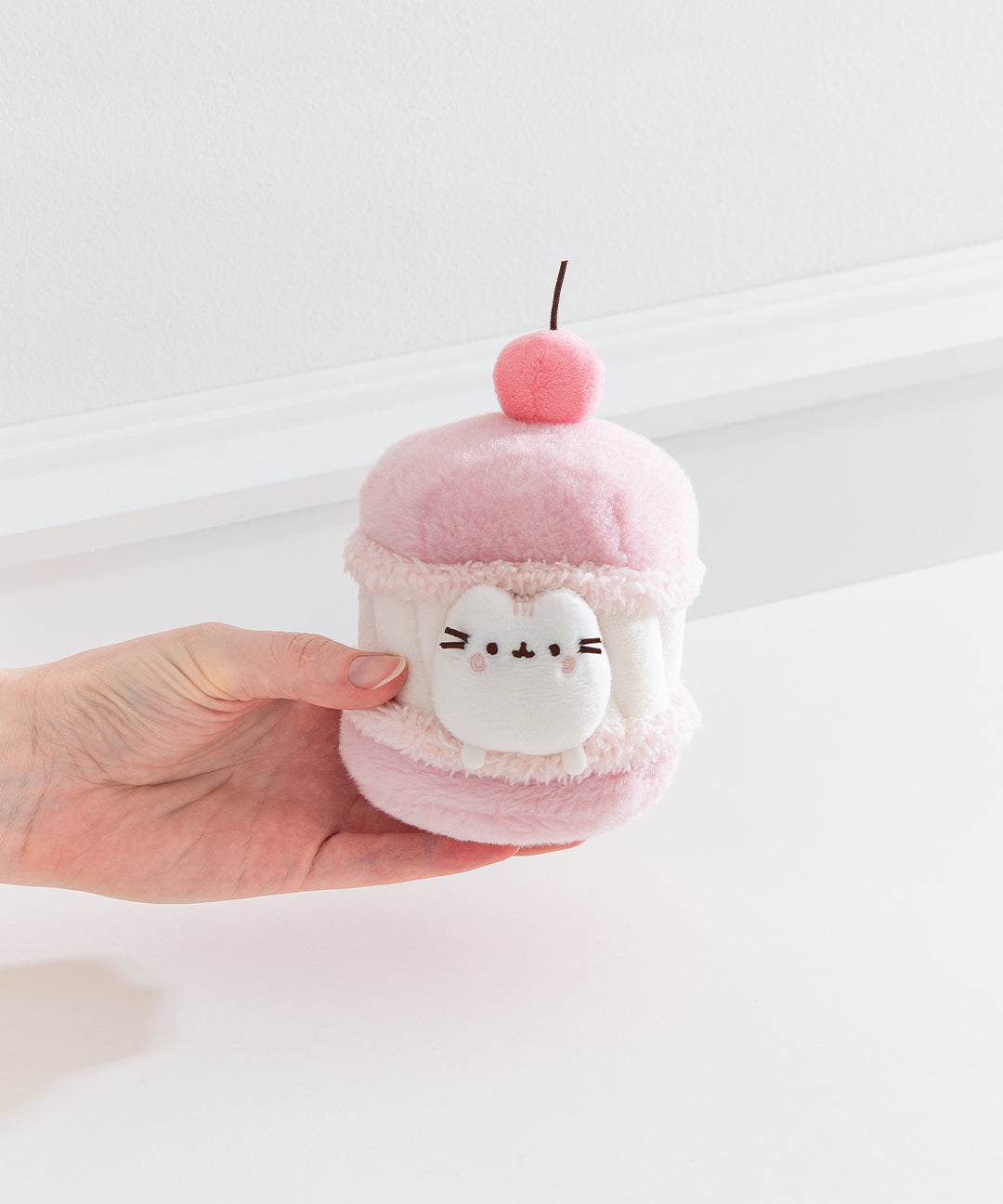 PusheenSweetsCherryMacaronPlush2-pcEnvironment_005_web
