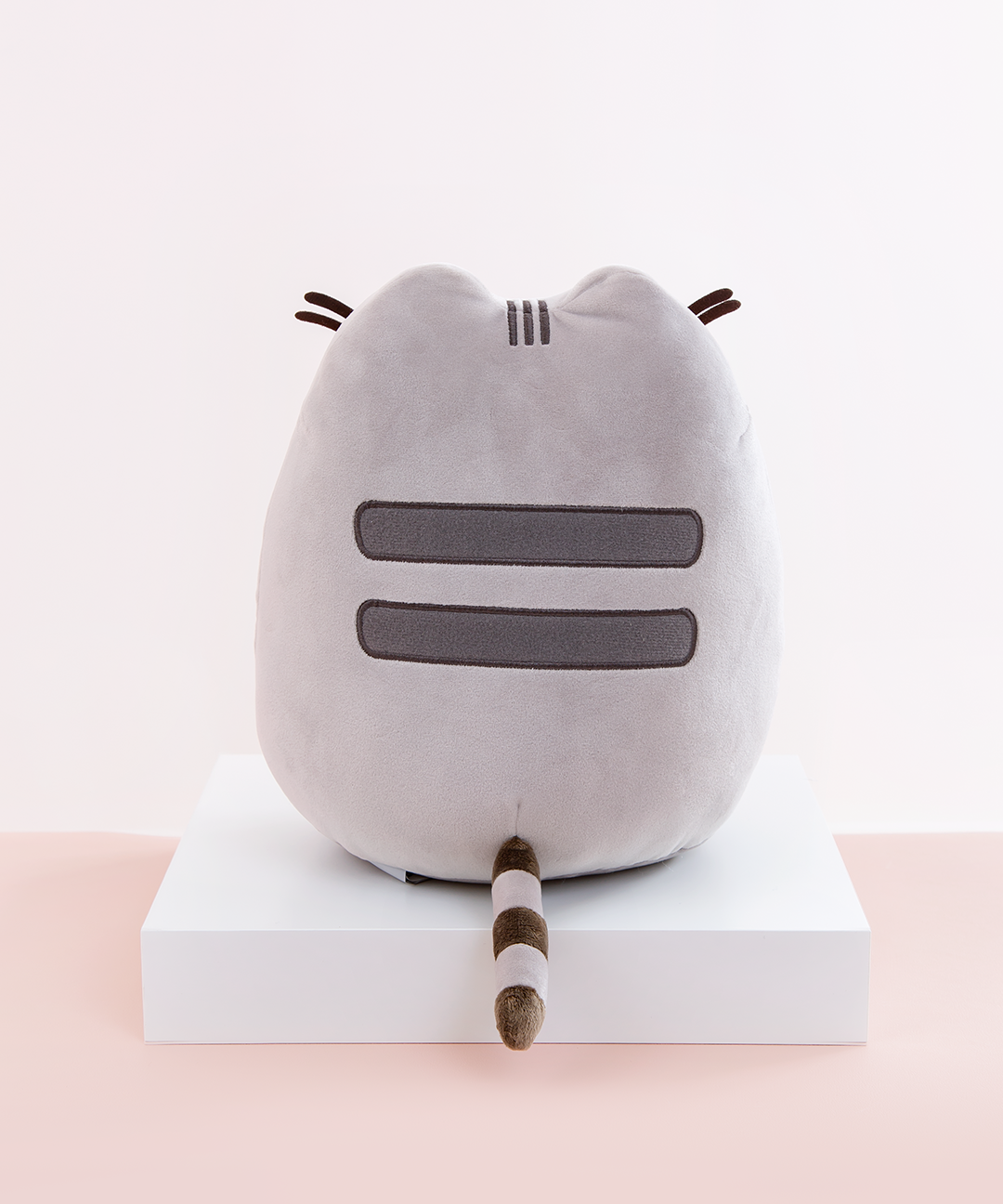 Sitting_Squisheen_M_000