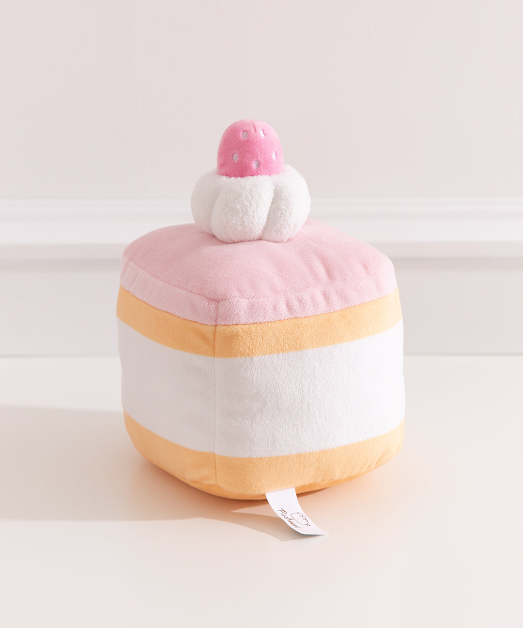 Strawberry_Sponge_Cake_Squisheen_Plush_004_web